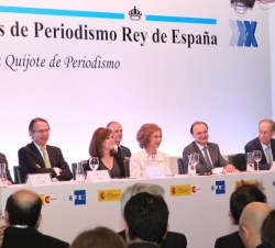 Su Majestad la Reina en la mesa presidencial, durante la entrega de los XXX Premios Internacionales de Periodismo Rey de España